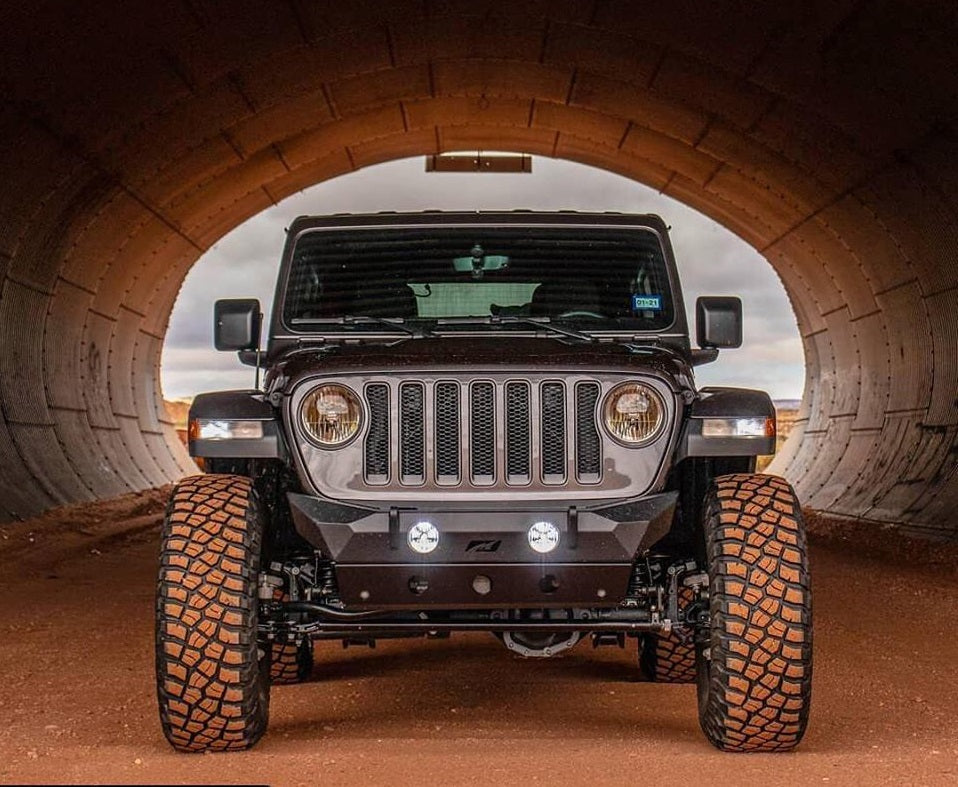 Hammer Front Bumper w/ Fog Mounts and Skid Plate for Jeep JL / JT Gladiator