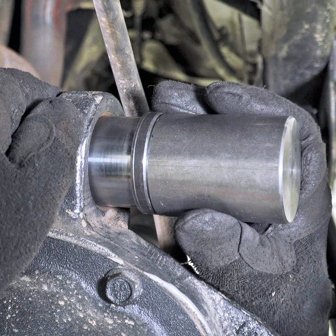 CE-9112M - Johnny Joint 2 in. Machined Rod End (Axle Housing Kits, 2 in x .438 in. Ball)