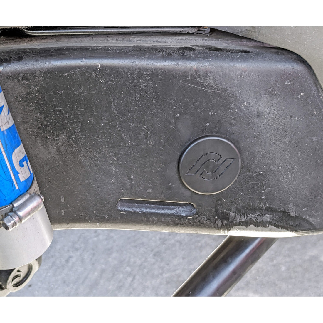 RJ-600001-103 - JK Frame Rail Plugs